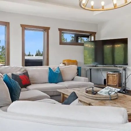 2Br Blue River Home Withstunning Views